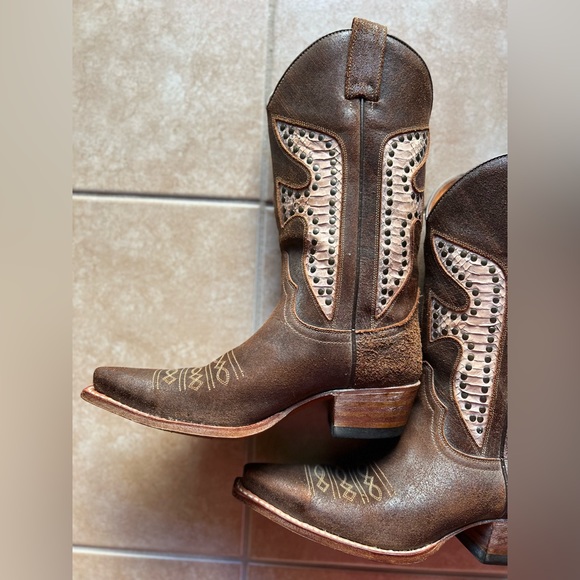 FRYE Daisy Duke Python Brown Leather Cowboy Boots 7M/Used/Great Condition - Picture 4 of 13